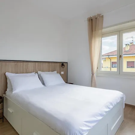 Arya's Corner By The - Parcheggio - Vista Apartman Arona