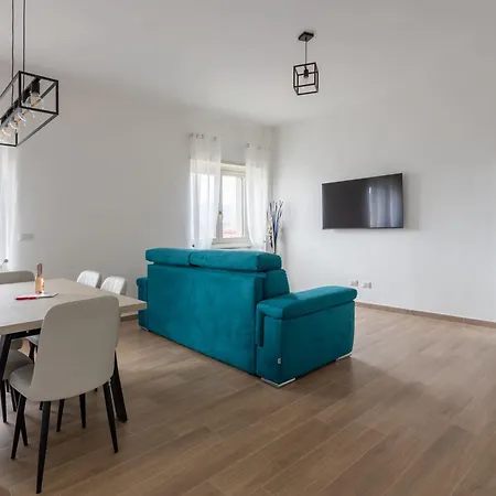 Apartment Arya's Corner By The - Parcheggio - Vista Arona