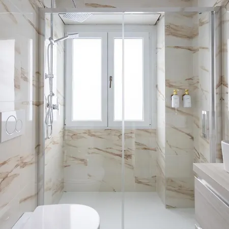 Arya's Corner By The - Parcheggio - Vista Arona