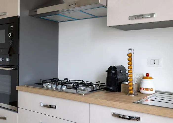 Arya's Corner By The - Parcheggio - Vista Arona