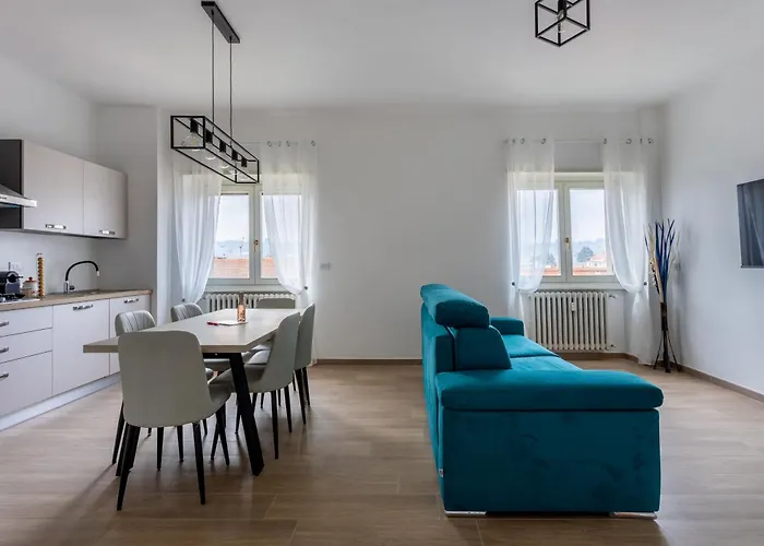 Arya's Corner By The - Parcheggio - Vista Apartman Arona