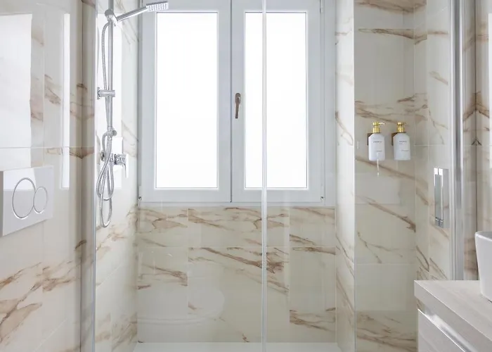 Arya's Corner By The - Parcheggio - Vista Arona